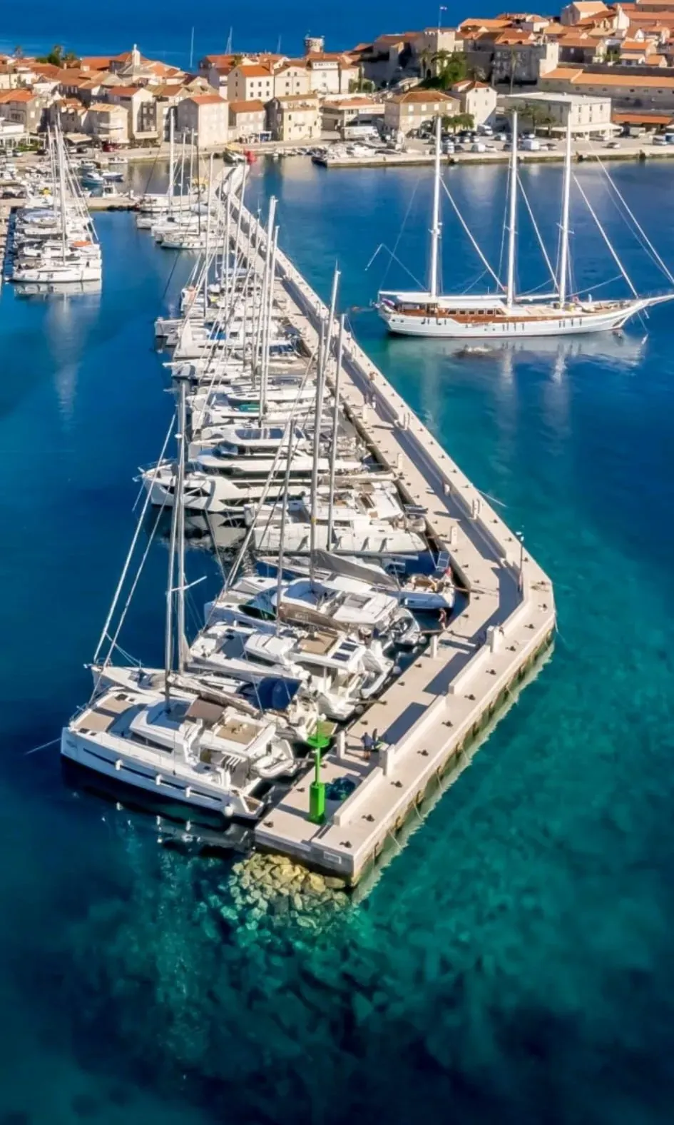 Rekonstrukcija lukobrana ACI marine Korčula — prikaz 1